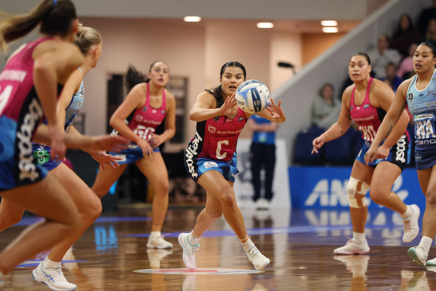 Mystics pip Steel to stay on top
