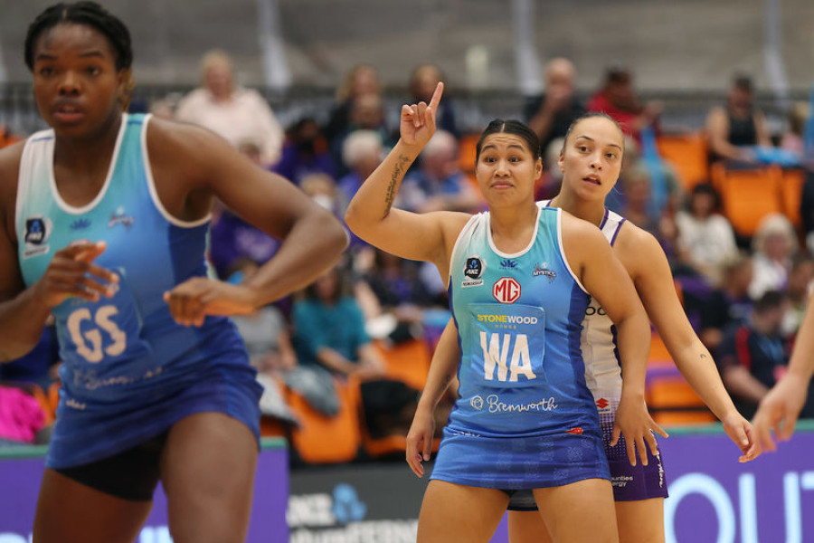 Mystics hold on for tight win over Stars