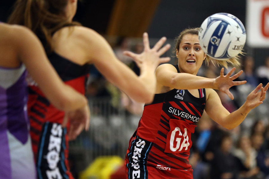 Pulsating late charge helps Tactix pip Stars