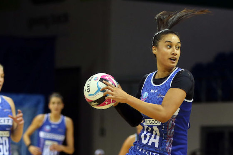 Tutaia and Mes to combine for Mystics